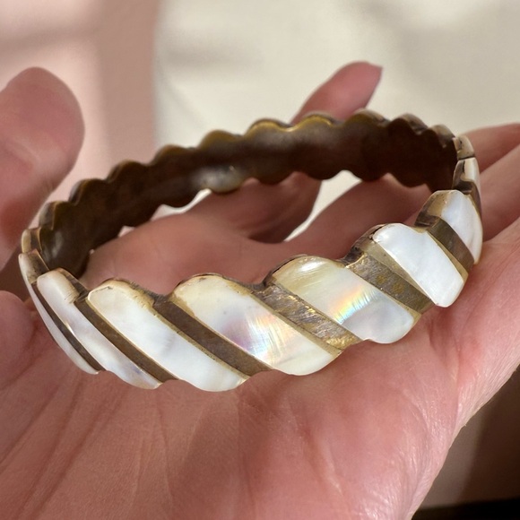 Mother of Pearl Jewelry - Vintage Mother of pearl brass scalloped art deco wide bangle bracelet